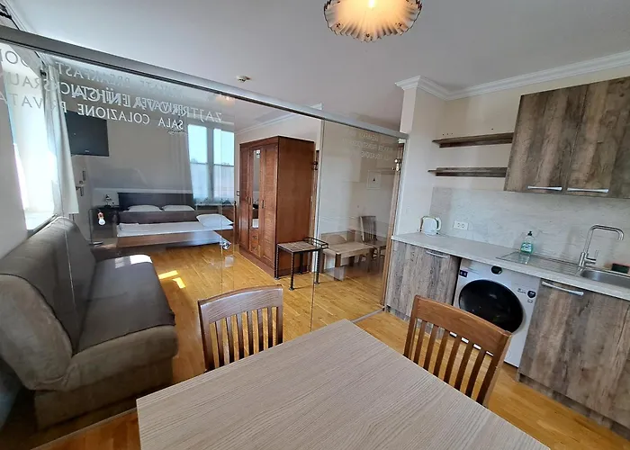 Parma Guesthouse & Apartments